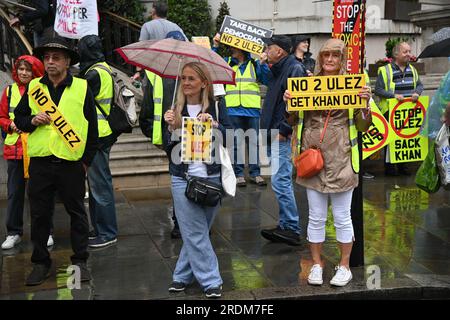 BBC London Studios, Londres, Royaume-Uni. 22 juillet 2023. BBC arrête le menteur. Une protestation pour arrêter l'extension ULEZ a lieu en raison d'une voiture non conforme? Supplément quotidien de 12,50 £ pour conduire à partir du 29 août 2023. Voiture conforme maintenant ? Payer par mile à venir tout le monde paiera. Aussi contre les villes de 15 minutes et de ne pas être forcé à vivre dans des prisons ouvertes Londres à Londres, Royaume-Uni. Crédit : Voir Li/Picture Capital/Alamy Live News Banque D'Images