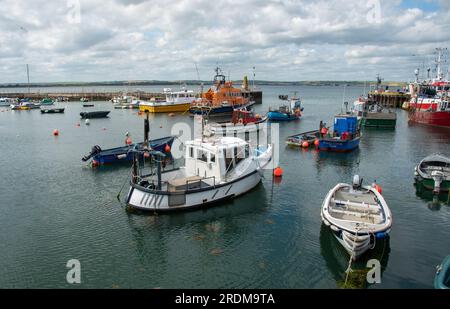 Ballycotton, Irlande, juin 14 2022 : bateaux de pêche amarrés à la marina du village de pêcheurs de Ballycotton, Cork County Ireland Banque D'Images