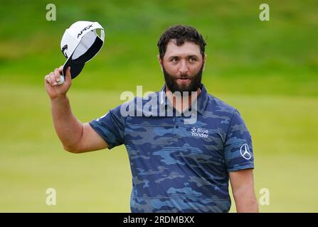 L'Espagnol Jon Rahm célèbre un birdie le 18e jour de l'Open au Royal Liverpool, Wirral. Date de la photo : Samedi 22 juillet 2023. Banque D'Images