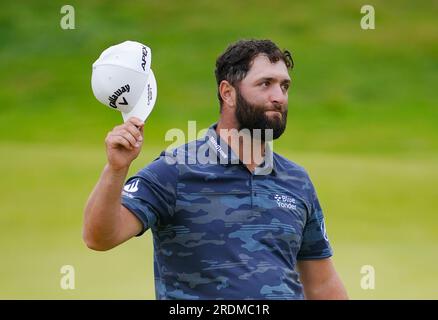 L'Espagnol Jon Rahm célèbre un birdie le 18e jour de l'Open au Royal Liverpool, Wirral. Date de la photo : Samedi 22 juillet 2023. Banque D'Images