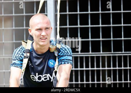 Dimaro, Naples, Italie. 22 juillet 2023. Leonard Ostigard de Napoli, lors d'un match amical de pré-saison contre Anaune, Dimaro Italie (crédit image : © Ciro de Luca/ZUMA Press Wire) À USAGE ÉDITORIAL SEULEMENT! Non destiné à UN USAGE commercial ! Banque D'Images