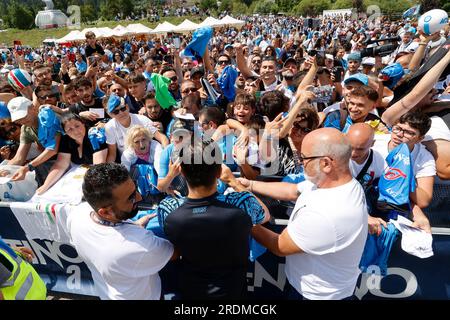 Dimaro, Naples, Italie. 22 juillet 2023. Giovanni Simeone de Naples, lors d'un match amical de pré-saison contre Anaune, Dimaro Italie (crédit image : © Ciro de Luca/ZUMA Press Wire) POUR USAGE ÉDITORIAL SEULEMENT! Non destiné à UN USAGE commercial ! Banque D'Images