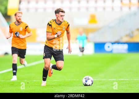 Jack Lancaster (10 Cambridge United) avance lors du match amical de pré-saison entre Cambridge United et Ipswich Town au R Costings Abbey Stadium, Cambridge le samedi 22 juillet 2023. (Photo : Kevin Hodgson | MI News) crédit : MI News & Sport / Alamy Live News Banque D'Images