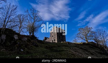 Le château de Carnasserie (également orthographié Carnassarie) est une tour en ruine du 16e siècle près de Kilmartin, Argyll, en Écosse Banque D'Images