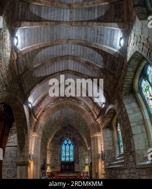 Vue intérieure de l'ancienne église paroissiale de Corstorphine avec arches, Édimbourg, Écosse, Royaume-Uni Banque D'Images