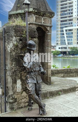 Une des nombreuses statues à fort Santiago, Intramuros, Manille, Philippines, Asie du Sud-est Banque D'Images