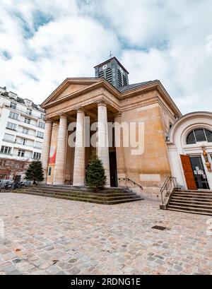 Paris, France - 20 janvier 2022 : vue extérieure de l'église Saint Pierre de gros Caillou à Paris, France. Banque D'Images