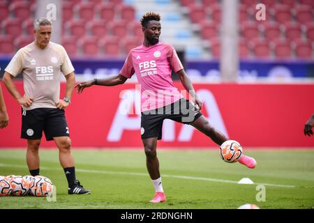 Bangkok, Thaïlande. 22 juillet 2023. Wilfred Ndidi de Leicester City en séance d'entraînement pendant le match de pré-saison contre Tottenham Hotspur au Rajamangala Stadium. Crédit : SOPA Images Limited/Alamy Live News Banque D'Images