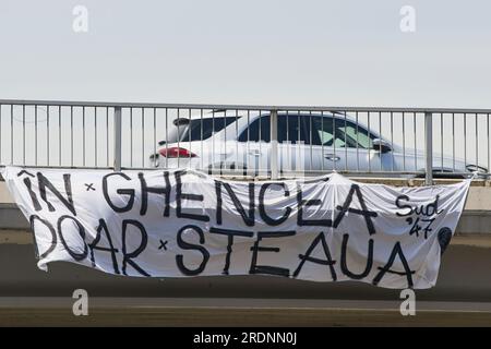 Bucarest, Roumanie - 09 juillet 2023 : 'In Ghencea Only Steaua' bannière des supporters de la nouvelle équipe de football Steaua fondée par l'armée roumaine qui ne le font pas Banque D'Images