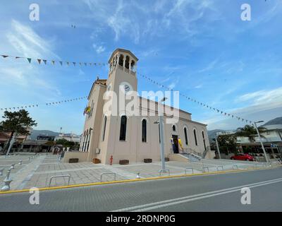 L'église balnéaire d'Anastasi (la Résurrection de Jésus) dans la ville de Kalamata en Messénie, Grèce Banque D'Images