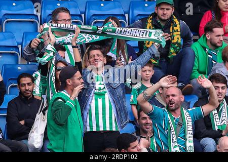 Chesterfield, Royaume-Uni. 22 juillet 2023. Fans du Real Betis lors du match amical de pré-saison Real Betis vs Middlesbrough au SMH Group Stadiumact Stadium, Chesterfield, Royaume-Uni, le 22 juillet 2023 (photo Ryan Crockett/News Images) à Chesterfield, Royaume-Uni le 7/22/2023. (Photo de Ryan Crockett/News Images/Sipa USA) crédit : SIPA USA/Alamy Live News Banque D'Images