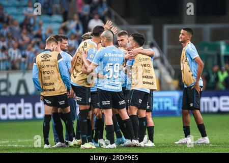 Porto Alegre, Brésil. 22 juillet 2023. RS - PORTO ALEGRE - 07/22/2023 - BRASILEIRO A 2023, GREMIO X ATLETICO-MG - les joueurs de Gremio célèbrent leur victoire à la fin du match contre l'Atletico-MG au stade Arena do Gremio pour le championnat brésilien A 2023. Photo : Maxi Franzoi/AGIF/Sipa USA crédit : SIPA USA/Alamy Live News Banque D'Images