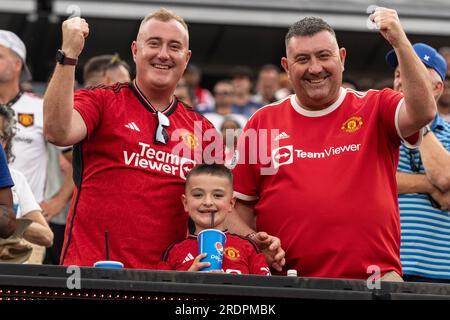 Les fans d'Arsenal FC et de Manchester United assistent à un match amical au MetLife Stadium à East Rutherford, NJ le 22 juillet 2023. Banque D'Images