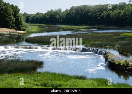 Cascade Venta Rapid (Ventas rumba), à Kuldīga, la plus large cascade d'Europe, désignée monument naturel de Lettonie Banque D'Images