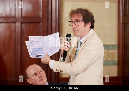 Joshua Levine ; The Oldie Literary Lunch 18-07-23, Harry Mount ; The National Liberal Club ; London ; Neil Spence Photography; Banque D'Images