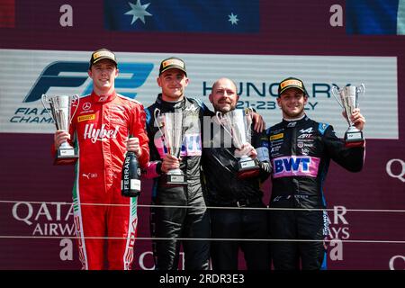 Mogyorod, Hongrie. 23 juillet 2023. Podium : DOOHAN Jack (aus), Uni-Virtuosi Racing, Dallara F2, VESTI Frederik (dnk), Prema Racing, Dallara F2, MARTINS Victor (fra), ART Grand Prix, Dallara F2, portrait lors de la 9e manche du Championnat FIA de Formule 2 2023 du 21 au 23 juillet 2023 sur le Hungaroring, à Mogyorod, Hongrie - photo Florent Gooden/DPPI crédit : DPPI Media/Alamy Live News Banque D'Images