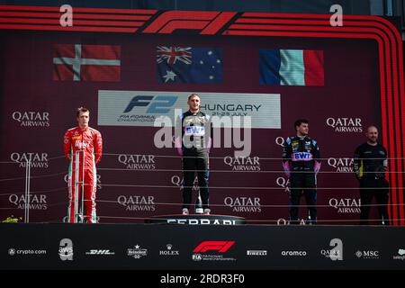 Mogyorod, Hongrie. 23 juillet 2023. Podium : DOOHAN Jack (aus), Uni-Virtuosi Racing, Dallara F2, VESTI Frederik (dnk), Prema Racing, Dallara F2, MARTINS Victor (fra), ART Grand Prix, Dallara F2, portrait lors de la 9e manche du Championnat FIA de Formule 2 2023 du 21 au 23 juillet 2023 sur le Hungaroring, à Mogyorod, Hongrie - photo Florent Gooden/DPPI crédit : DPPI Media/Alamy Live News Banque D'Images