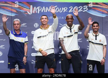 Osaka, Japon. 23 juillet 2023. Les membres de l'équipe saoudienne de football Al Nassr (G-D) Luis Castro de l'entraîneur portugais, le joueur vedette portugais Cristiano Ronaldo, l'attaquant brésilien Talisca et le défenseur saoudien Sultan Al Ghanam posent pour une photo lors d'une conférence de presse à Osaka, dans l'ouest du Japon, le dimanche 23 juillet 2023. Al Nassr disputera un match de pré-saison contre le Paris Saint-Germain. (Photo de Yoshio Tsunoda/AFLO) crédit : AFLO Co. Ltd./Alamy Live News Banque D'Images