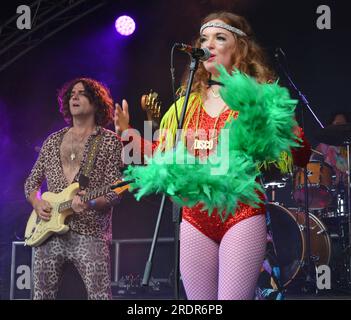 Doreen Doreen en performance au Bristol Harbor Festival, Queen Square, Bristol, Angleterre. 16 juillet 2023. Banque D'Images