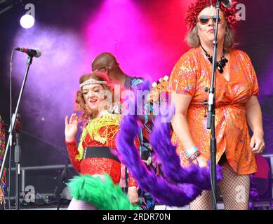 Doreen Doreen en performance au Bristol Harbor Festival, Queen Square, Bristol, Angleterre. 16 juillet 2023. Banque D'Images