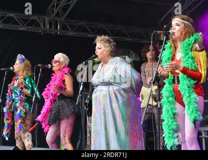 Doreen Doreen en performance au Bristol Harbor Festival, Queen Square, Bristol, Angleterre. 16 juillet 2023. Banque D'Images