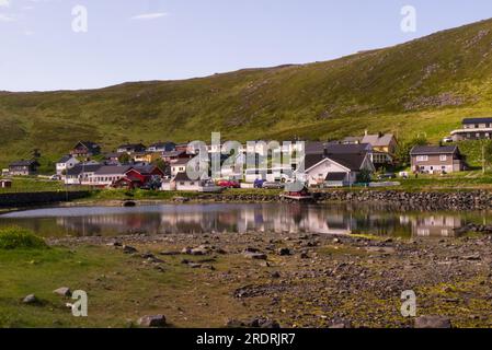 Skarsvåg Nordkapp Municipalité dans le comté de Troms og Finnmark Norvège Europe sur la côte nord de l'île de Magerøya village de pêcheurs le plus septentrional du monde Banque D'Images