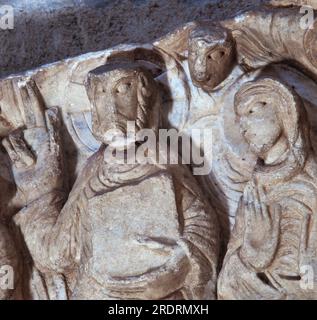 Maestro de Cabestany. Tímpano de la iglesia de Cabestany, que representa la resurrección de María y la incrédulidad de Santo Tomás, siglo XII AUTEUR : MAESTRO DE CABESTANY (S. XII). Banque D'Images