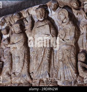 Maestro de Cabestany. Tímpano de la iglesia de Cabestany, que representa la resurrección de María y la incrédulidad de Santo Tomás, siglo XII AUTEUR : MAESTRO DE CABESTANY (S. XII). Banque D'Images