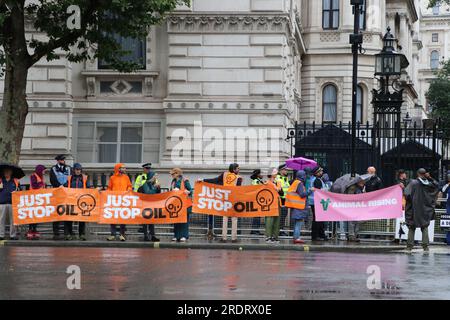 IL SUFFIT D'ARRÊTER LE PÉTROLE ET LA MANIFESTATION DE SOULÈVEMENT DES ANIMAUX À DOWNING STREET À LONDRES LE 22 JUILLET 2023 Banque D'Images