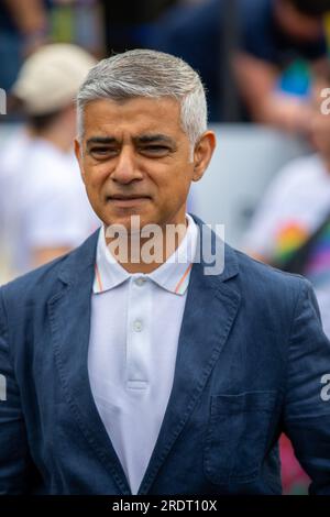 Sadiq Khan soutient la London Pride. Sadiq Khan est le maire actuel. Il fournit un leadership à l'échelle de la ville et crée des politiques pour améliorer Londres pour tous. Banque D'Images