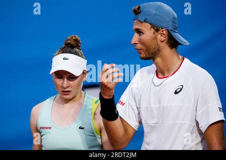 Nice, France. 21 juillet 2023. Leandro Riedi et Celine Naef pour l'équipe suisse contre Richard Gasquet et Alize Cornet pour l'équipe de France lors de la Hopman Cup 2023, Championnats du monde mixtes ITF le 21 2023 juillet au Nice Lawn tennis Club à Nice, France - photo Emilie Lohmann/OLLI Media/DPPI crédit: DPPI Media/Alamy Live News Banque D'Images