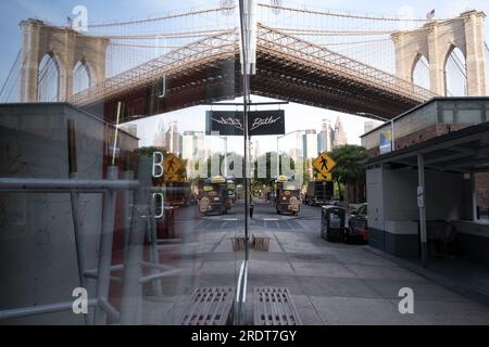 Détail architectural de Dumbo (abréviation de Down Under the Manhattan Bridge Overpass), un quartier du quartier de Brooklyn à New York Banque D'Images