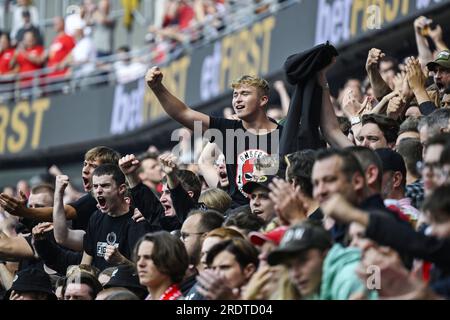 Les supporters d'Anvers photographiés avant un match de football entre Antwerp FC et KV Mechelen, dimanche 23 juillet 2023 à Anvers, la « Super coupe », où les champions de la Jupiler Pro League et le vainqueur de la Croky Cup Antwerp rencontrent le perdant de la finale de la coupe Mechelen. BELGA PHOTO TOM GOYVAERTS Banque D'Images