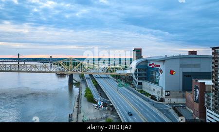 Sunrise Louisville Kentucky route, pont et rivière Banque D'Images