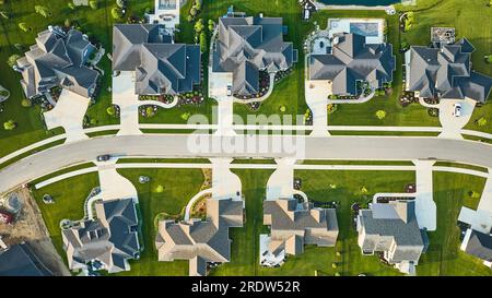 Rue avec neuf manoirs riche vue sur le toit de quartier Banque D'Images