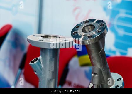 Brides en acier menant pour la connexion Banque D'Images