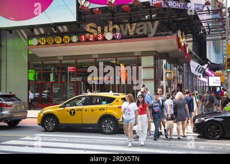 Station de métro 42nd Street Times Square à l'angle de Seventh Avenue et 42nd Street dans le centre de Manhattan. Banque D'Images