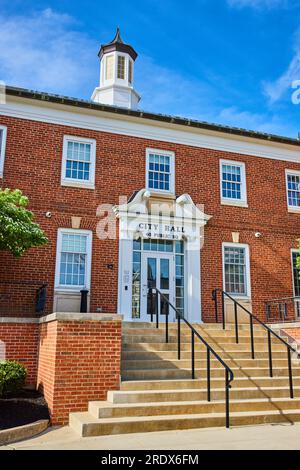 Hôtel de ville à Mount Vernon Ohio bâtiment en briques avec des marches menant à la porte Banque D'Images