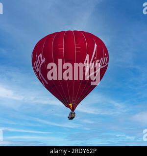 Montgolfière vierge en vol Banque D'Images