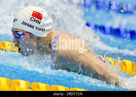 Fukuoka, Japon. 23 juillet 2023. Yufei Zhang, de Chine, participe à la demi-finale du 100m papillon féminin lors des 20e Championnats du monde de natation au Marine Messe Hall A à Fukuoka (Japon), le 23 juillet 2023. Crédit : Insidefoto di andrea staccioli/Alamy Live News Banque D'Images