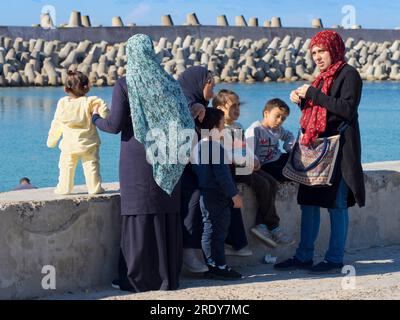 Le port d'Alexandrie est situé sur la côte méditerranéenne nord de l'Egypte, à l'ouest du delta du Nil. C'est l'un des plus anciens ports du W Banque D'Images