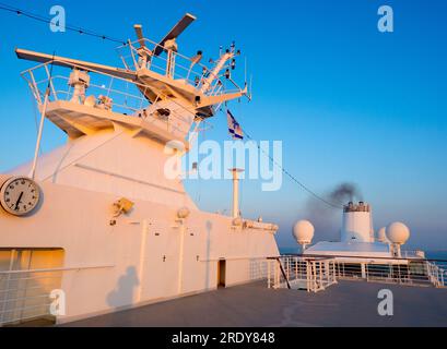 Il est facile de voir l'attrait de la croisière, parfois: Cuisine fine cuite pour vous à toute heure, toutes les boissons que vous pouvez tenir, tout est pris en charge, Banque D'Images