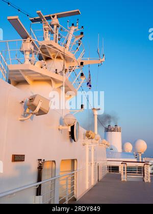 Il est facile de voir l'attrait de la croisière, parfois: Cuisine fine cuite pour vous à toute heure, toutes les boissons que vous pouvez tenir, tout est pris en charge, Banque D'Images