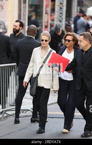 Paris, France. 24 juillet 2023. Charlotte Rampling lors des funérailles à l'église Saint Roch à Paris, France, le 24 juillet 2023, de la chanteuse et actrice d'origine britannique Jane Birkin, décédée le 16 juillet 2023 à Paris à l'âge de 76 ans. Photo de Nasser Berzane/ABACAPRESS.COM crédit : Abaca Press/Alamy Live News Banque D'Images