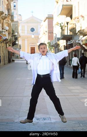 Michael Junior alias Michael Jr., bürgerlich Michael Verschuere, belgischer Kinderstar, fotografiert in den Straßen in einem Urlaub in Cagliari auf Sardinien, Italien 2002. Banque D'Images