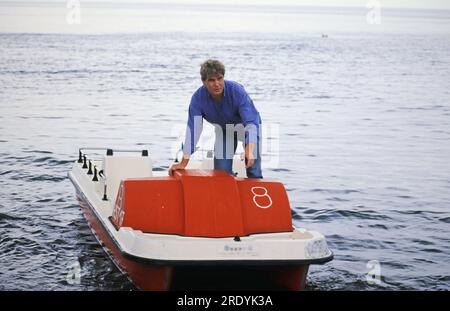 Frank Schöbel, deutscher Schlagersänger, Komponist, Musikproduzent, Autor und Schauspieler, BEI einem Urlaub an der Ostsee, Deutschland 2000. Banque D'Images