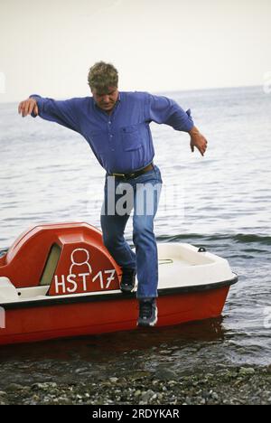 Frank Schöbel, deutscher Schlagersänger, Komponist, Musikproduzent, Autor und Schauspieler, BEI einem Urlaub an der Ostsee, Deutschland 2000. Banque D'Images