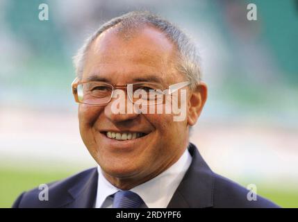 PHOTO D’ARCHIVE : Felix MAGATH aura 70 ans le 28 juillet 2023, Felix MAGATH (WOB), portrait, portrait, Tête, satisfait, souriant, football 1e Bundesliga, match 9, VFL Wolfsburg (WOB) - 1st FC Nuremberg (N) 2:1, le 15 octobre 2011 à Wolfsburg / Allemagne ? Banque D'Images