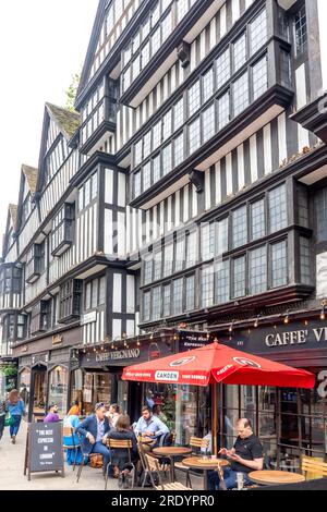 Caffè Vergnano 1882 coffee shop, Staple Inn, High Holborn, Holborn, London Borough of Camden, Greater London, England, Royaume-Uni Banque D'Images