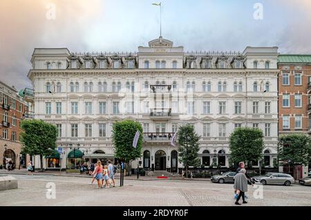 HELSINGBORG, SUÈDE - 16 JUILLET 2023 : la façade principale de l'hôtel Molberg du centre-ville.. Banque D'Images